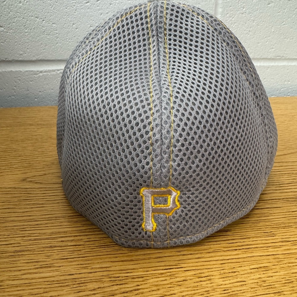 Pittsburgh Pirates New Era Gray Cap with Yellow Logo Medium/Large - Picture 4 of 6